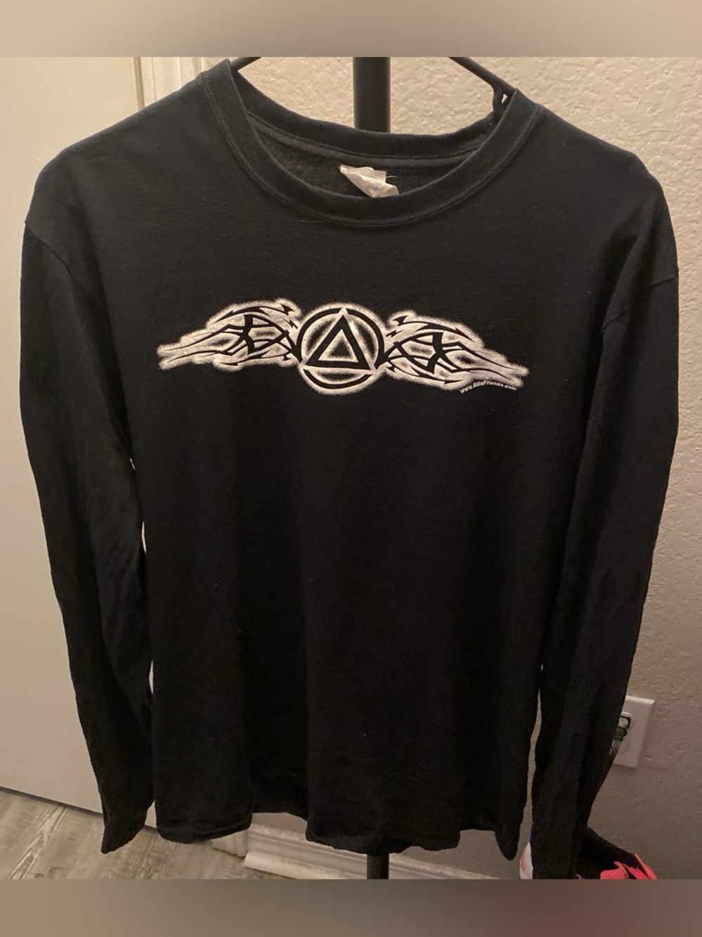 black long sleeve w graphics